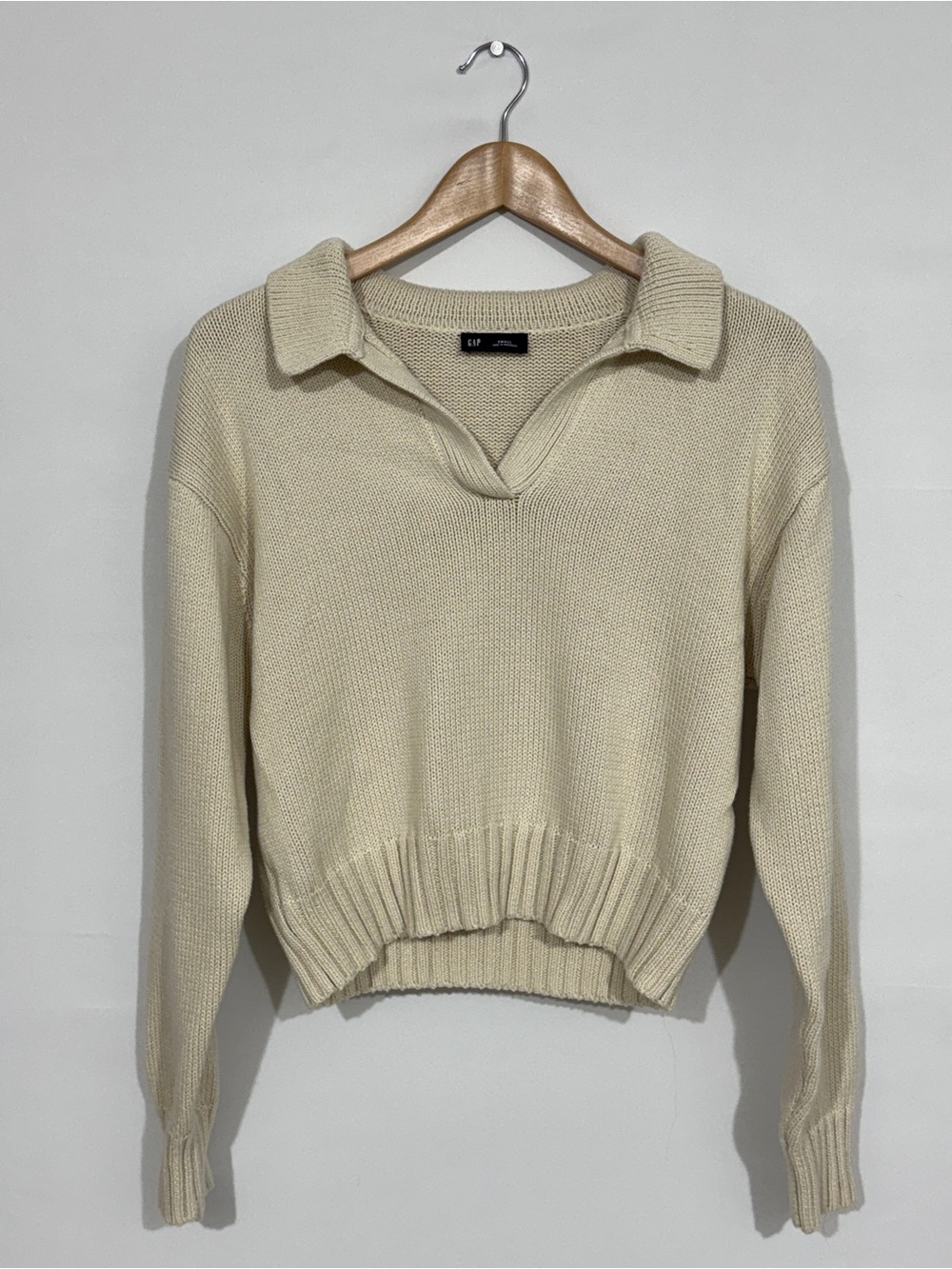 WSW3 {GAP} Ivory Long Sleeve V-Neck Collar Cropped Knit Sweater